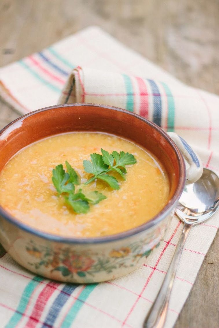 CLOSE-UP OF SERVED FOOD IN BOWL