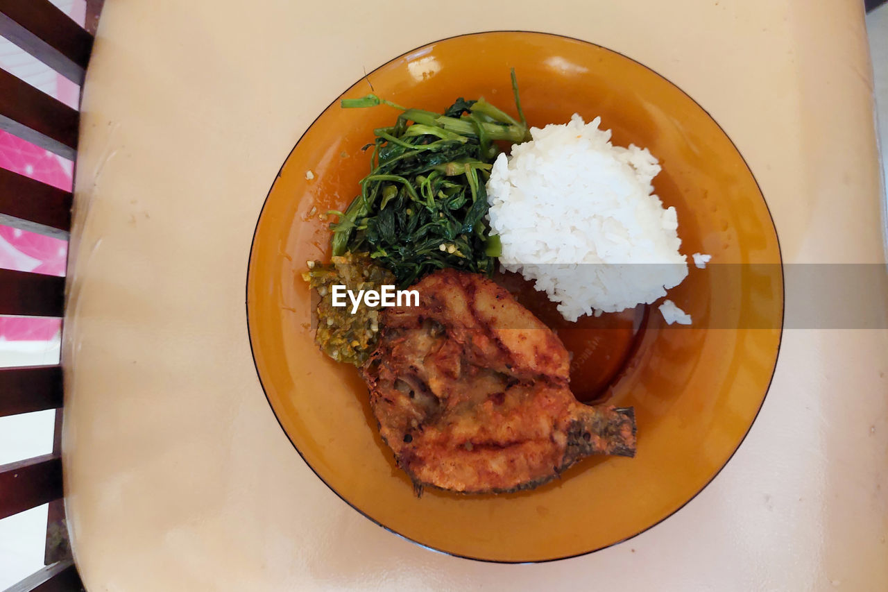 food and drink, food, healthy eating, wellbeing, freshness, table, dish, meat, vegetable, indoors, plate, cuisine, meal, serving size, high angle view, no people, lunch, asian food, produce, rice - food staple, curry, white rice, directly above, still life, jasmine rice