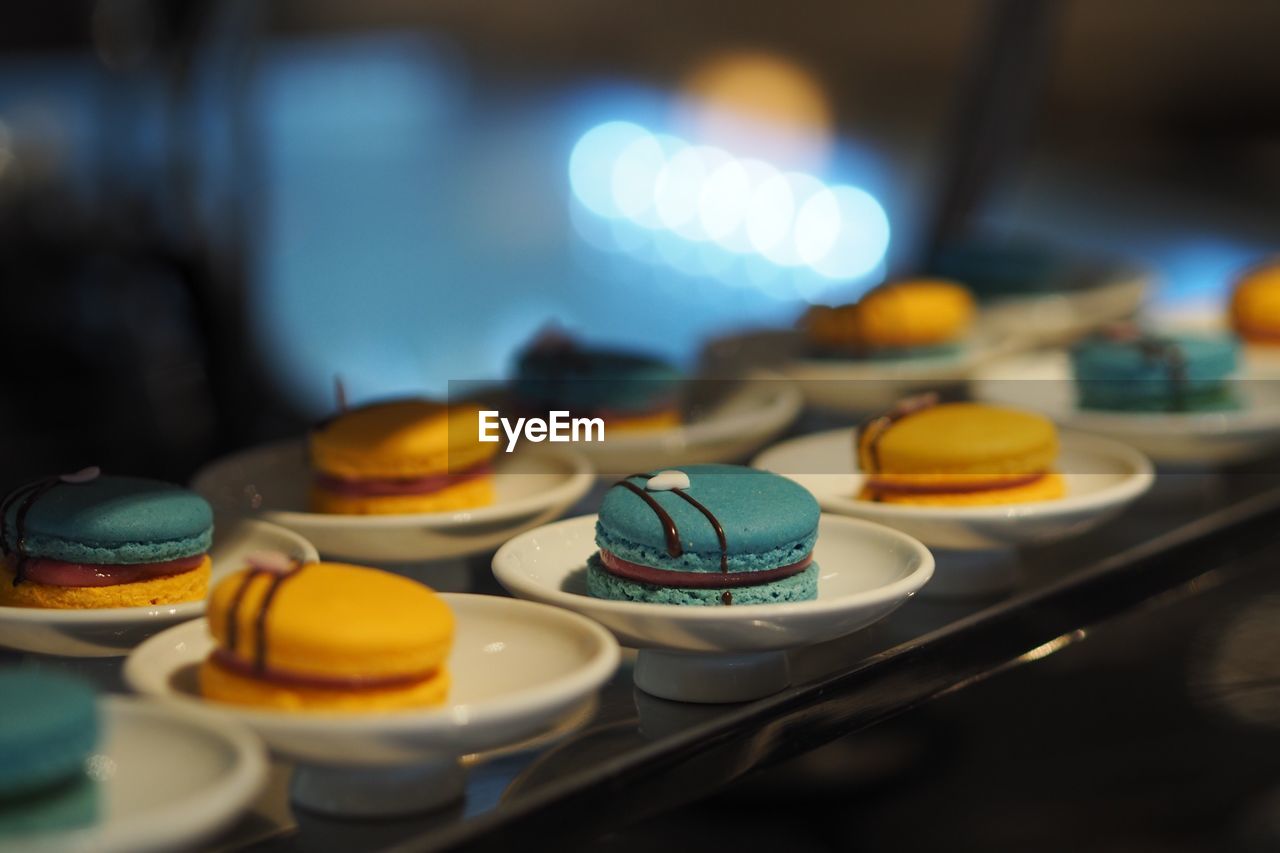 Close-up of fresh macaroons in plate