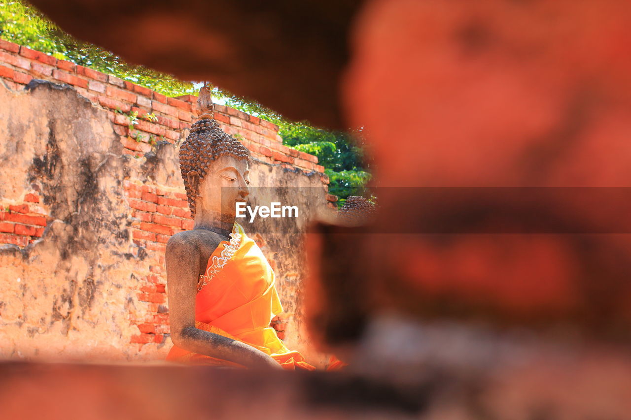 VIEW OF STATUE OF BUDDHA