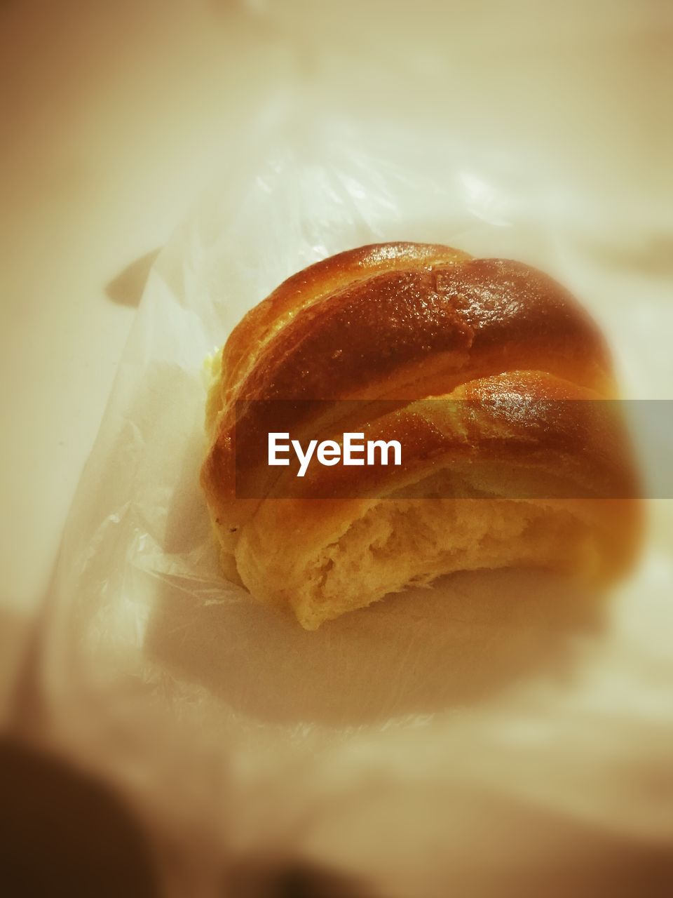 CLOSE-UP OF BREAD IN CONTAINER