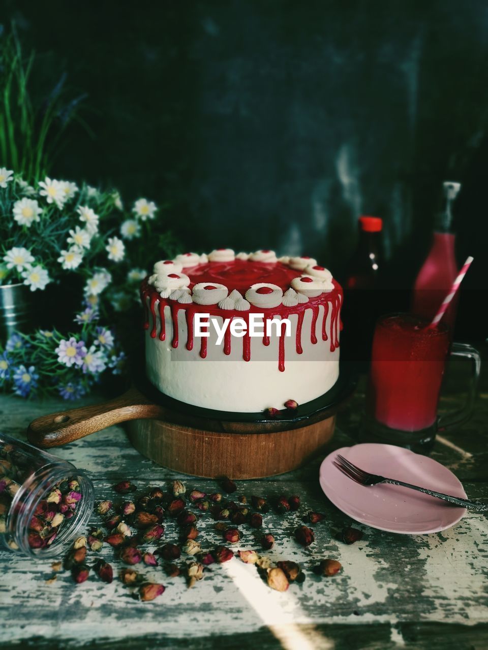 CLOSE-UP OF CAKE WITH ICE CREAM