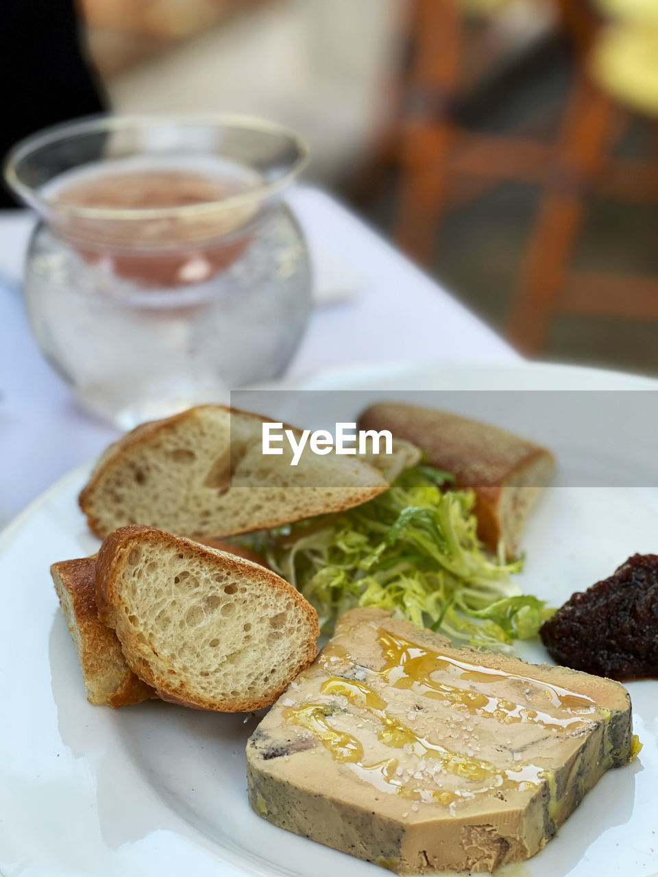 food and drink, food, bread, healthy eating, dish, lunch, meal, breakfast, wellbeing, plate, baked, vegetable, brunch, freshness, rye bread, no people, produce, cuisine, indoors, focus on foreground, sliced bread, toasted bread, close-up, slice, meat