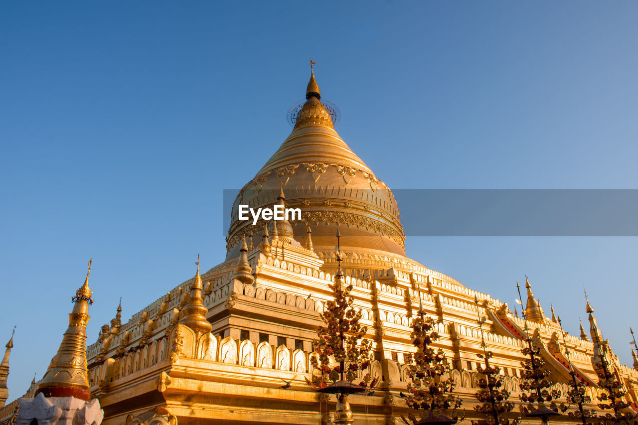 That golden shiny temple in bagan