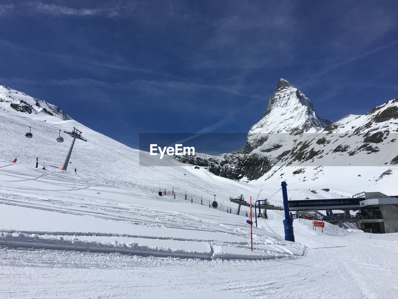 Idyllic shot of snowcapped mountains against sky