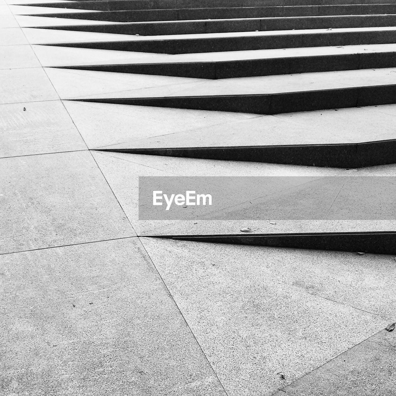 FULL FRAME SHOT OF ZEBRA CROSSING