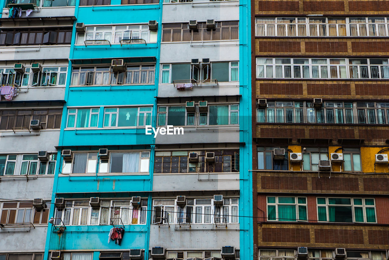 Full frame shot of buildings in city