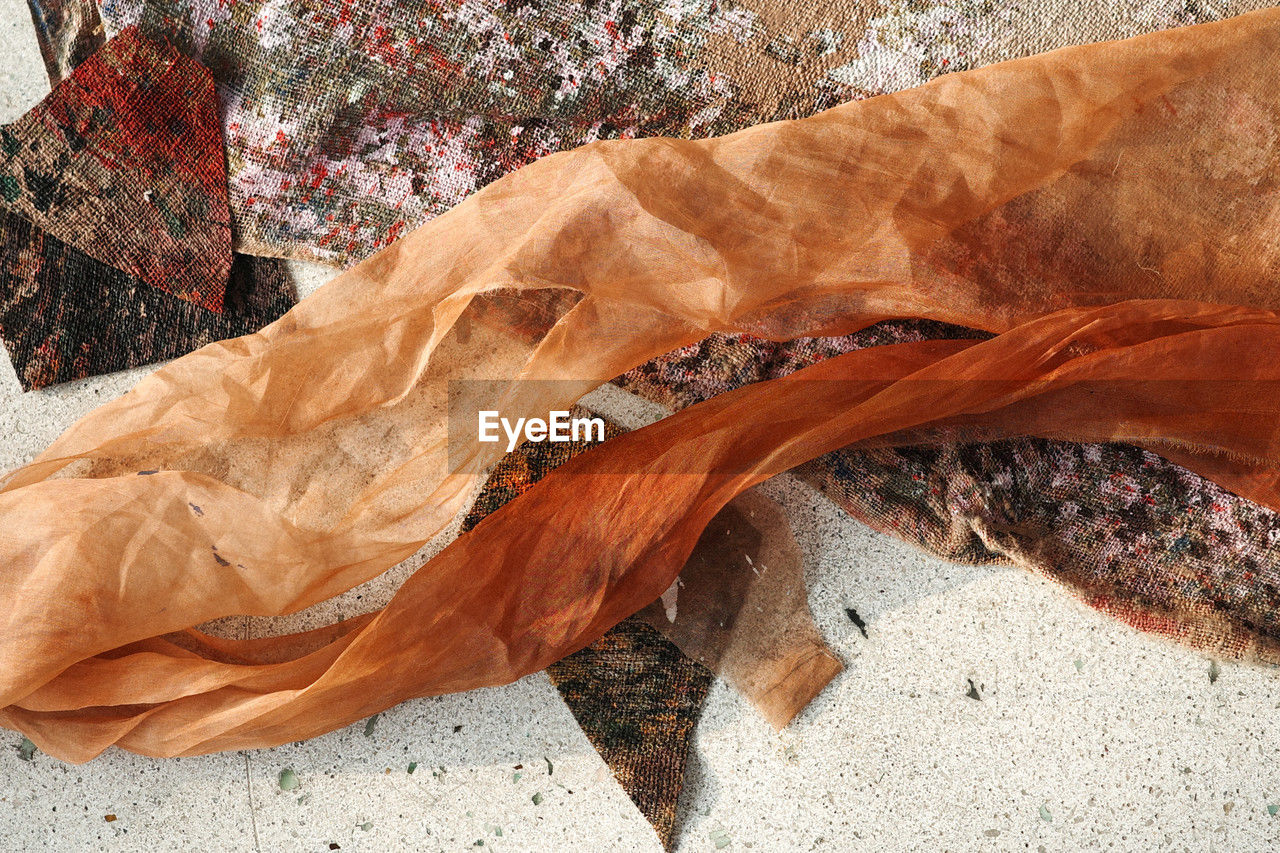 leaf, nature, rock, no people, wood, land, day, beauty in nature, plant part, brown, high angle view, outdoors, dry, geology, rock formation, plant, tranquility, sunlight, environment, pattern, tree