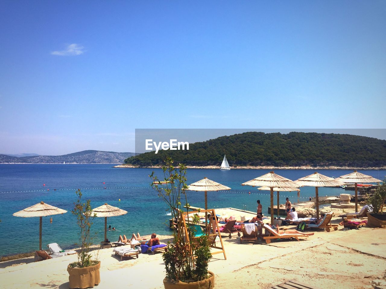 SCENIC VIEW OF SEA AGAINST BLUE SKY