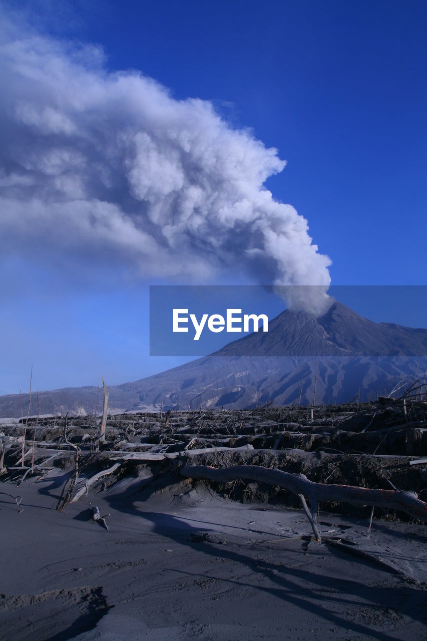 Eruption of mount merapi in yogyakarta indonesia, november 2010