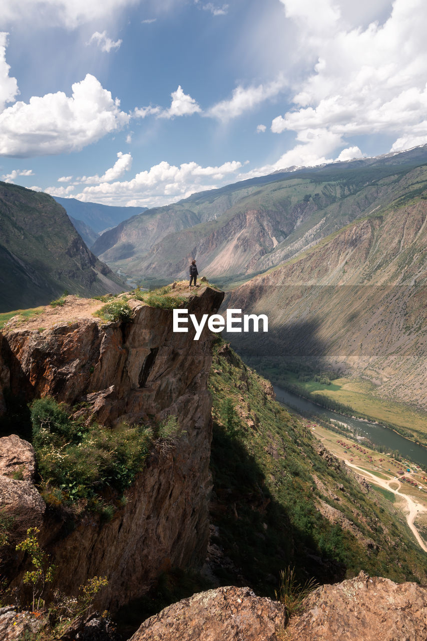 Picturesque view of the mountain gorge against the sky