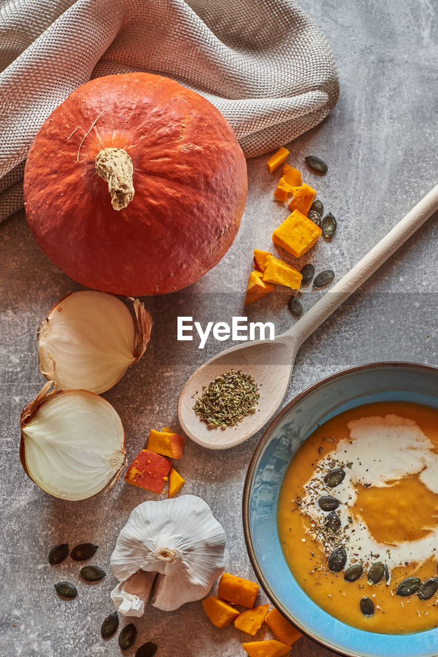 Pumpkin soup with individual ingredients