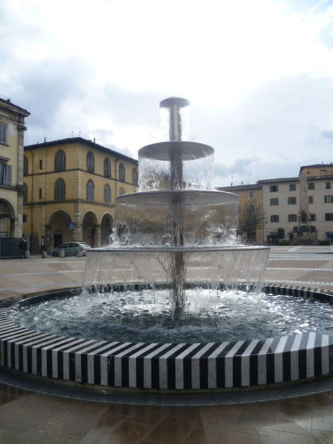 VIEW OF BUILDINGS IN CITY