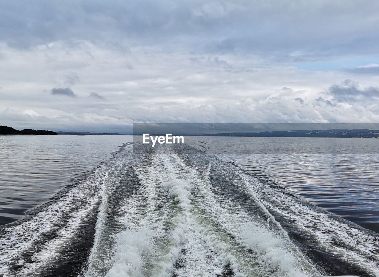 PANORAMIC VIEW OF SEA AGAINST SKY