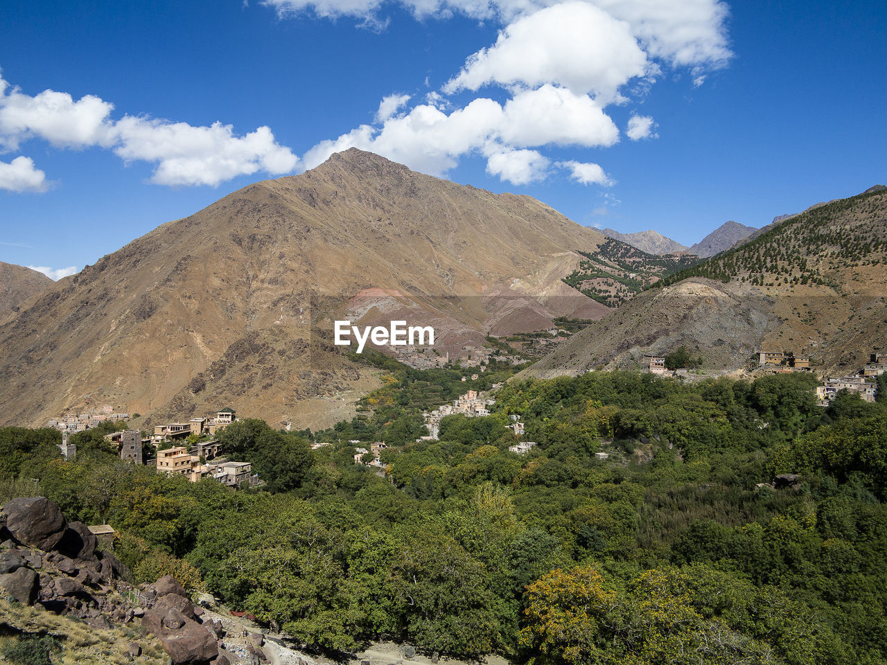 SCENIC VIEW OF MOUNTAIN AGAINST SKY
