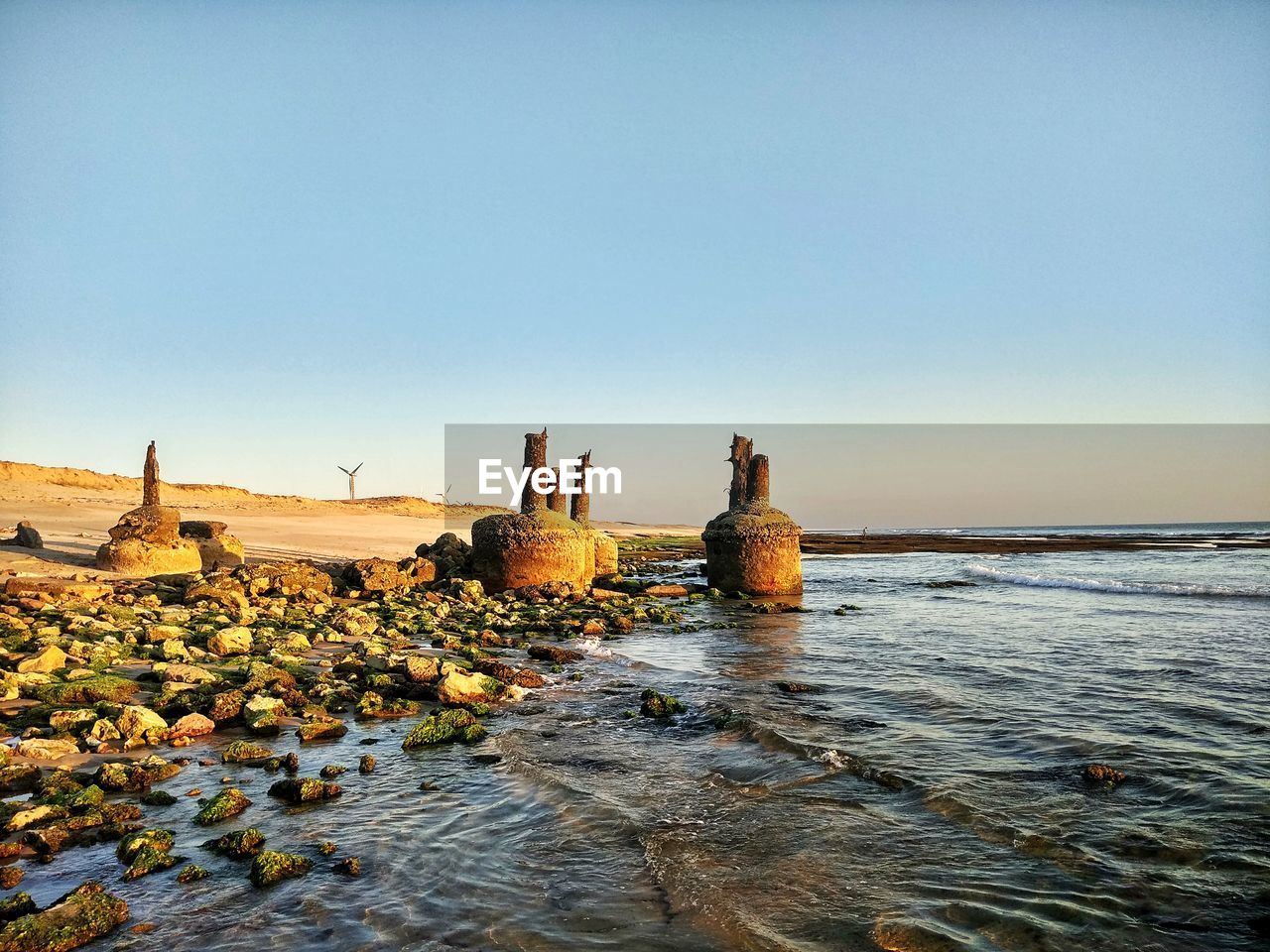 PANORAMIC VIEW OF SEA AGAINST SKY