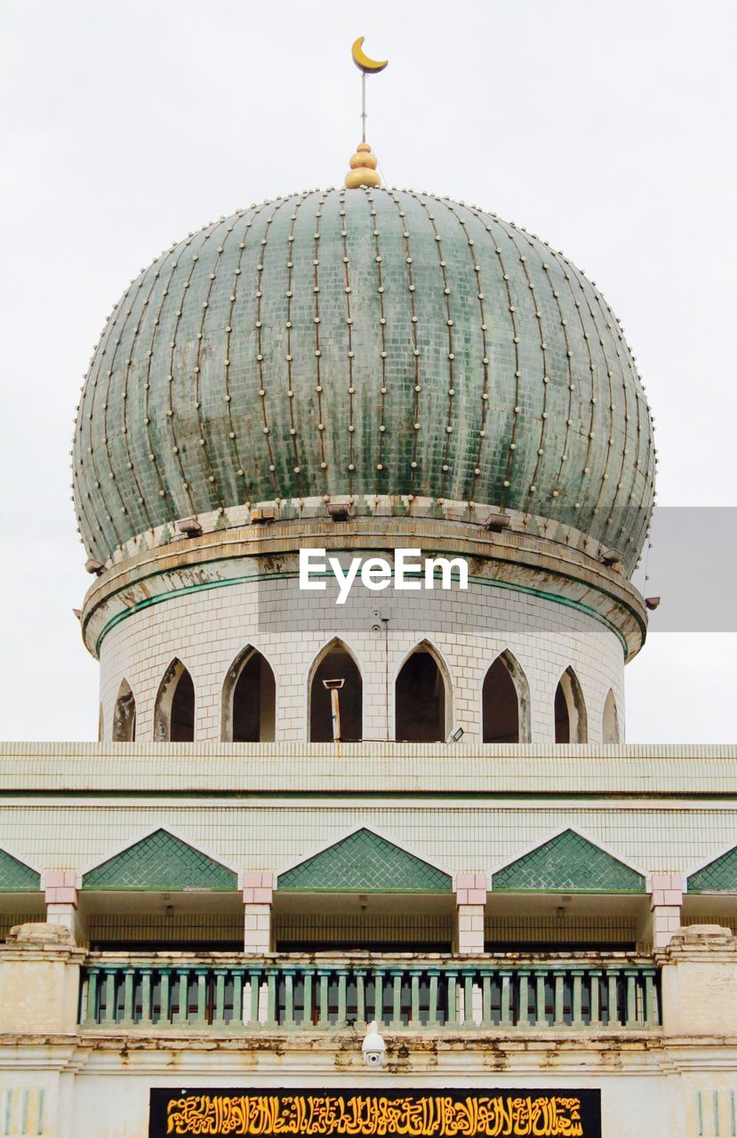 LOW ANGLE VIEW OF TEMPLE