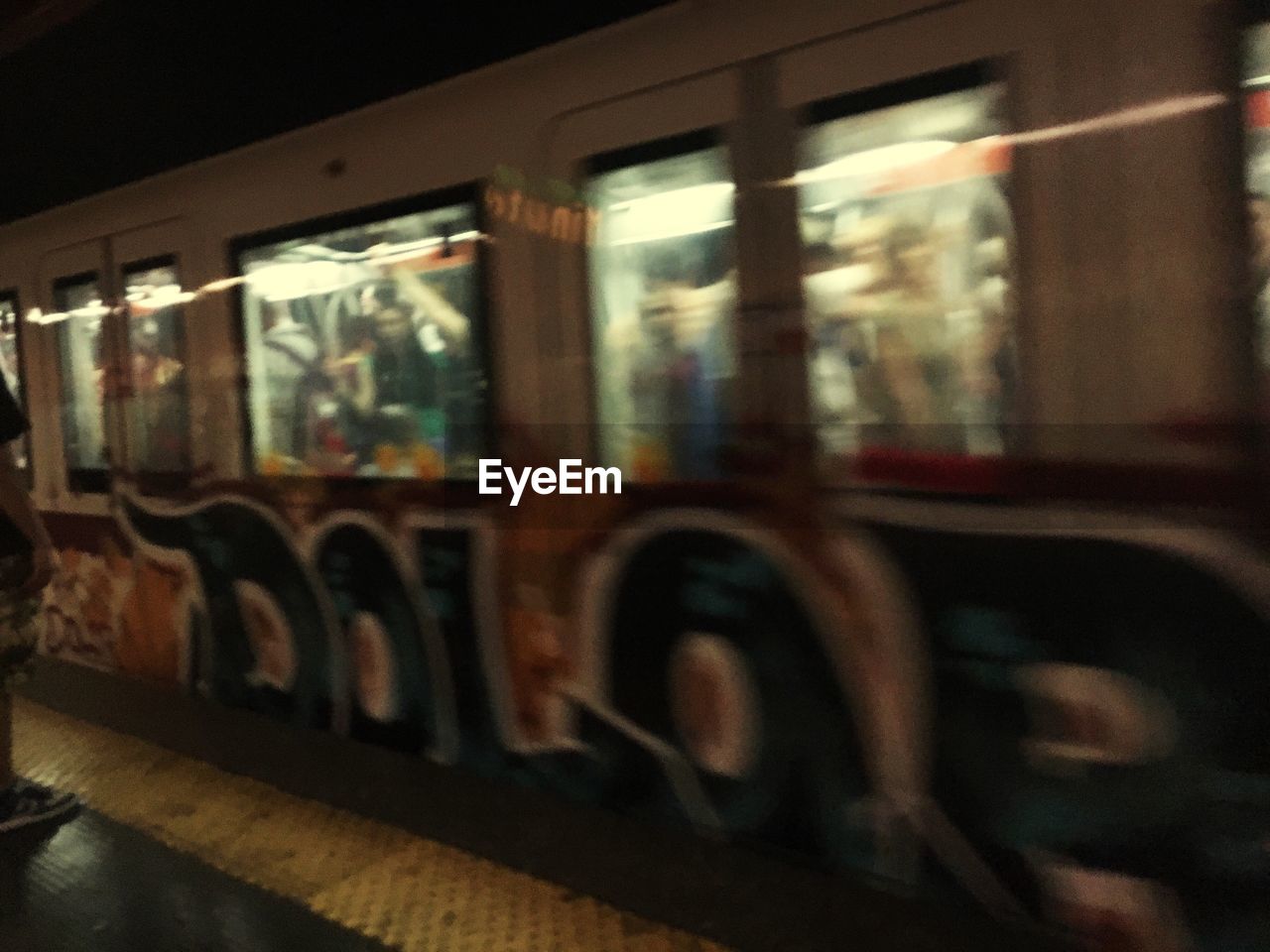 CLOSE-UP OF TRAIN WINDOW IN BUS