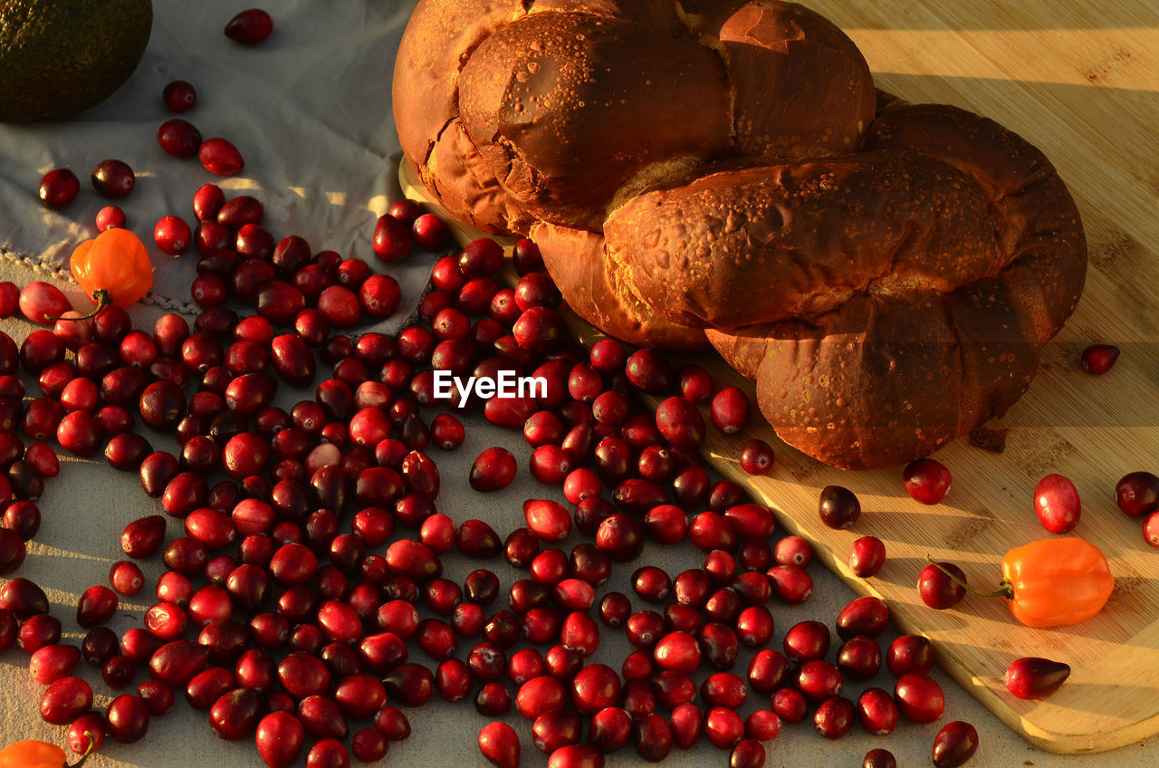 CLOSE-UP OF BLACKBERRIES ON TABLE