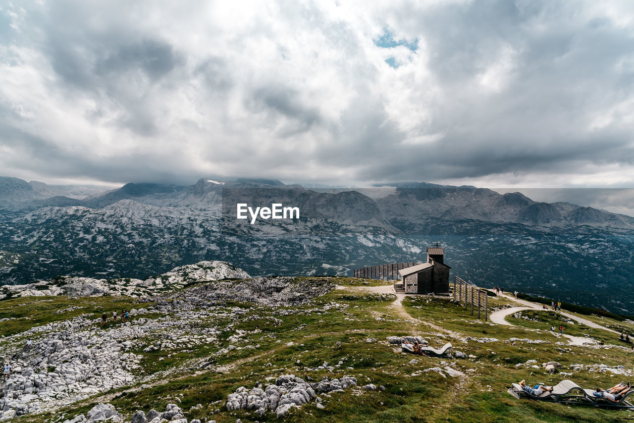 HIGH ANGLE VIEW OF A TOWN