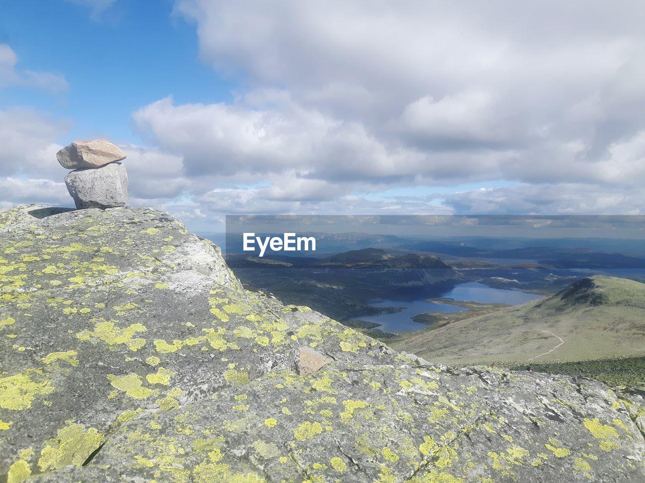 VIEW OF SEA AGAINST CLOUDY SKY