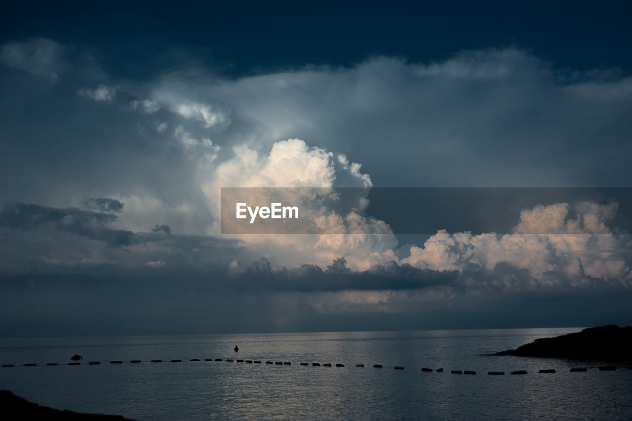 PANORAMIC VIEW OF SEA AGAINST SKY