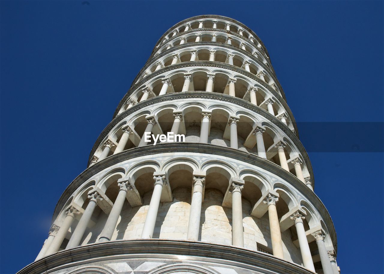 LOW ANGLE VIEW OF HISTORICAL BUILDING