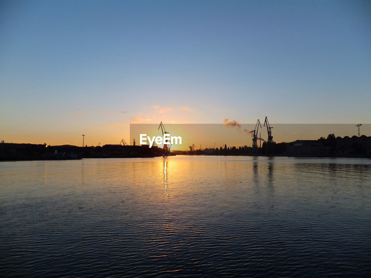 SCENIC VIEW OF RIVER AGAINST SKY