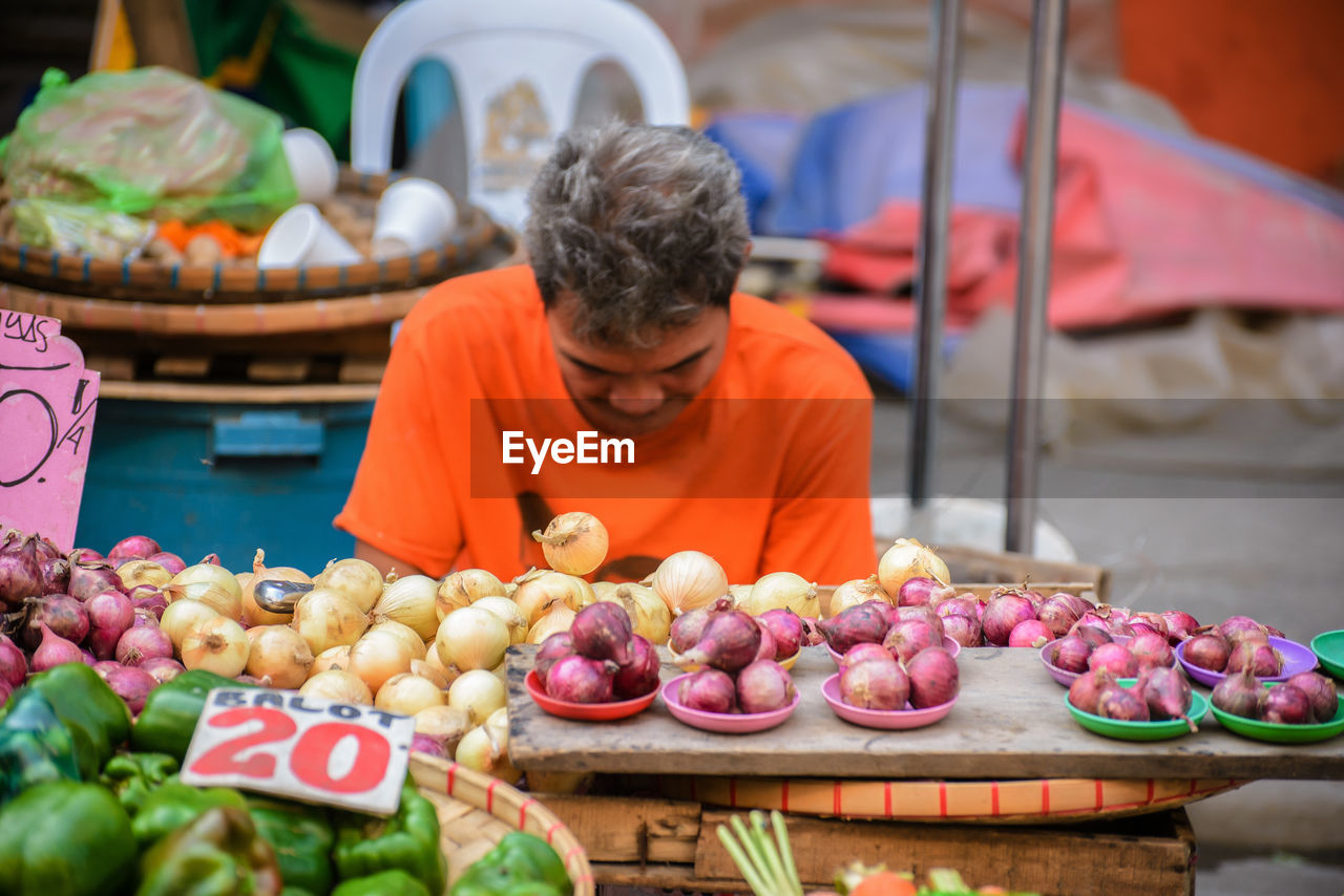 VARIOUS FRUITS FOR SALE IN MARKET