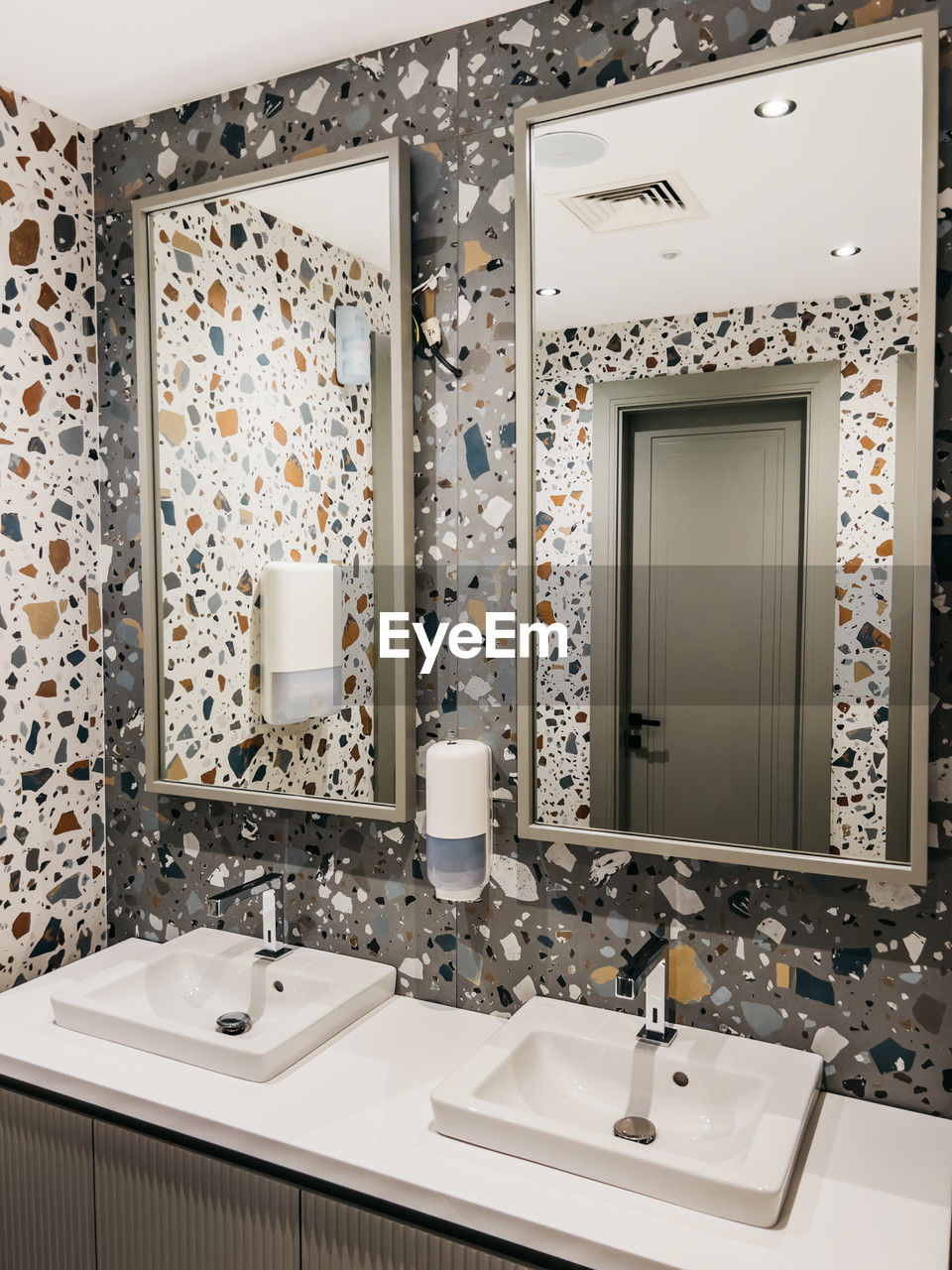 bathroom, home, mirror, sink, domestic room, room, indoors, domestic bathroom, home interior, luxury, wealth, interior design, household equipment, tap, home showcase interior, elegance, floor, hygiene, bathroom cabinet, no people, architecture, faucet, flooring, plumbing fixture, bathroom sink, pattern, reflection, lifestyles, bathroom accessory