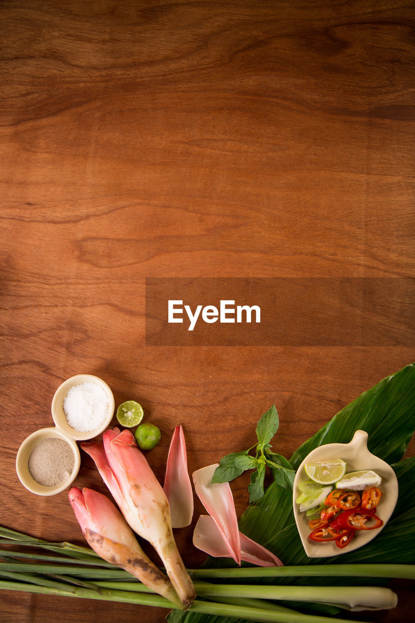 DIRECTLY ABOVE SHOT OF VEGETABLES IN BOWL