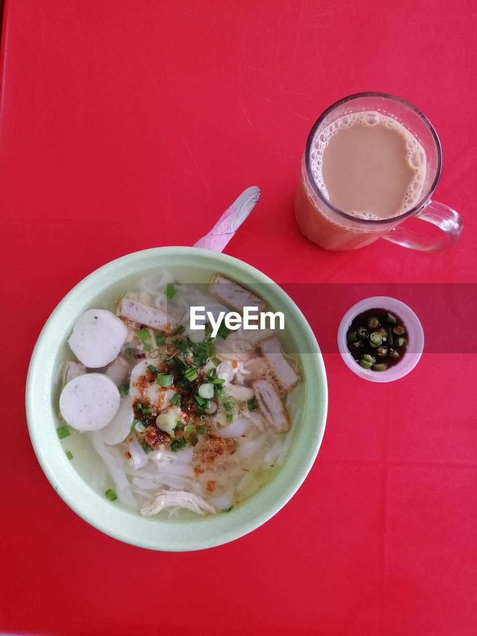 DIRECTLY ABOVE SHOT OF SOUP SERVED IN BOWL