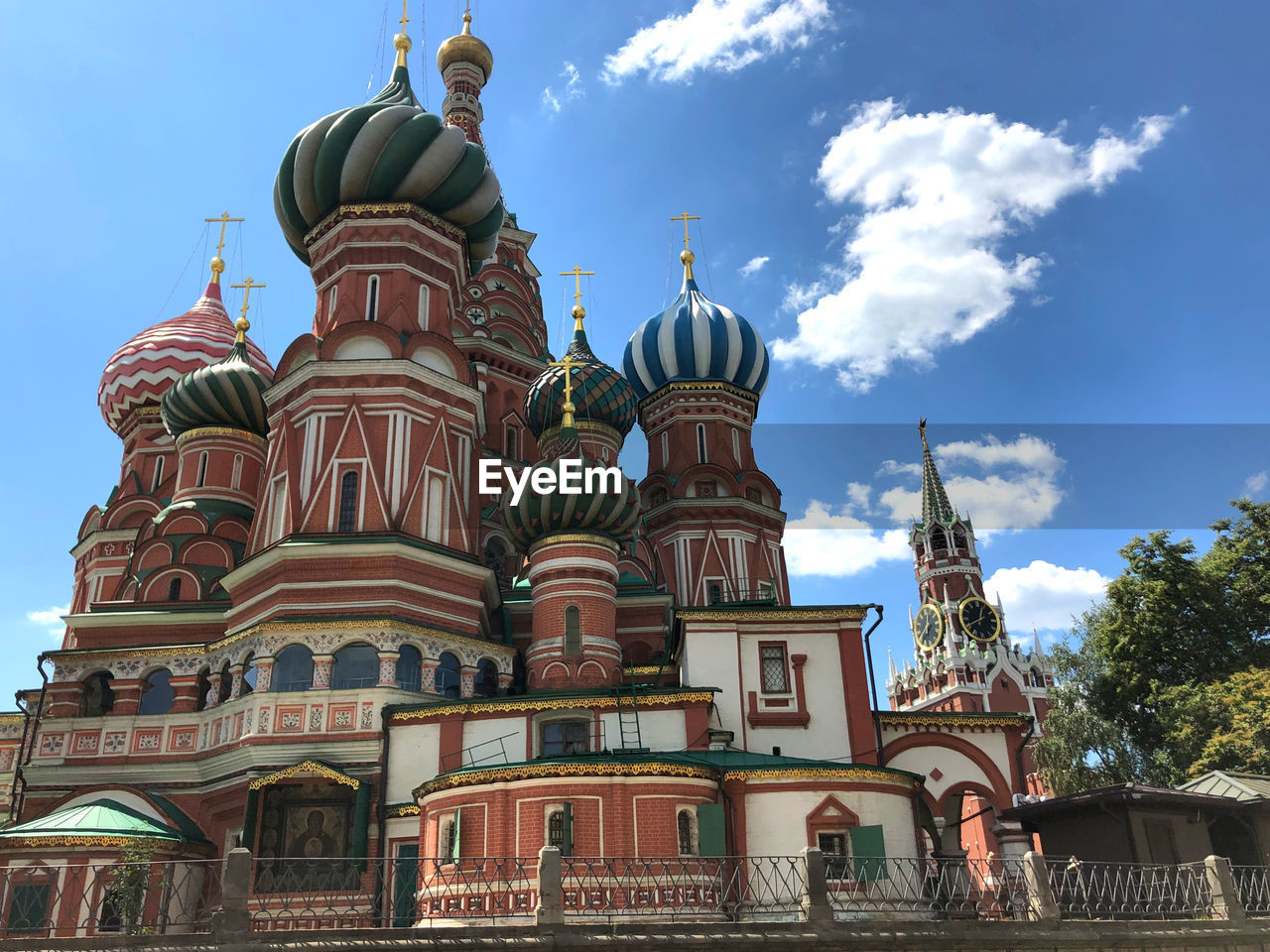 LOW ANGLE VIEW OF CATHEDRAL AGAINST SKY
