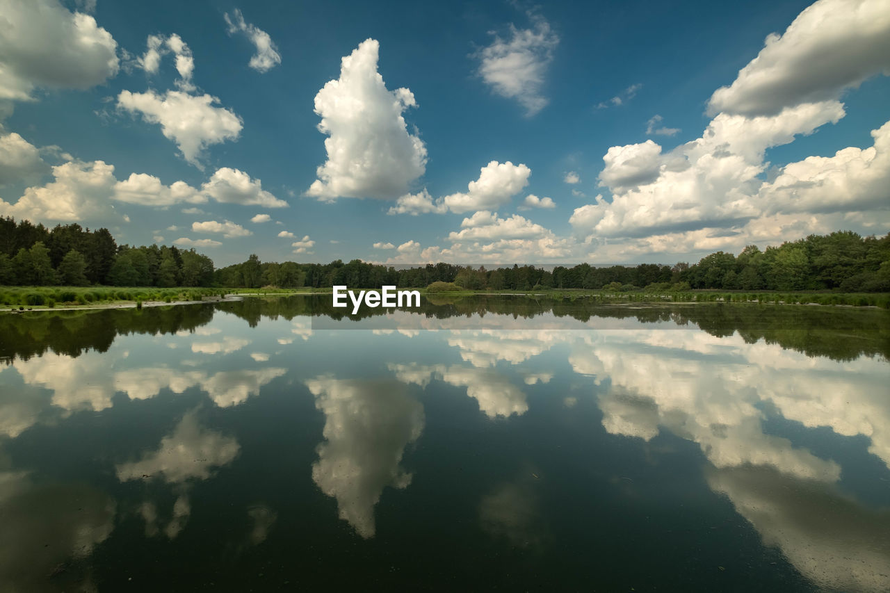 panoramic view of lake against sky