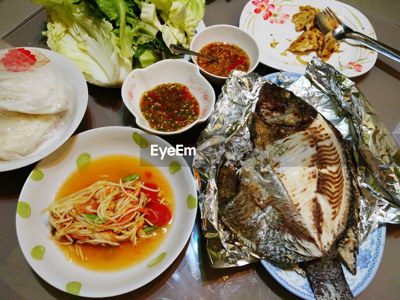 HIGH ANGLE VIEW OF MEAL SERVED IN PLATE