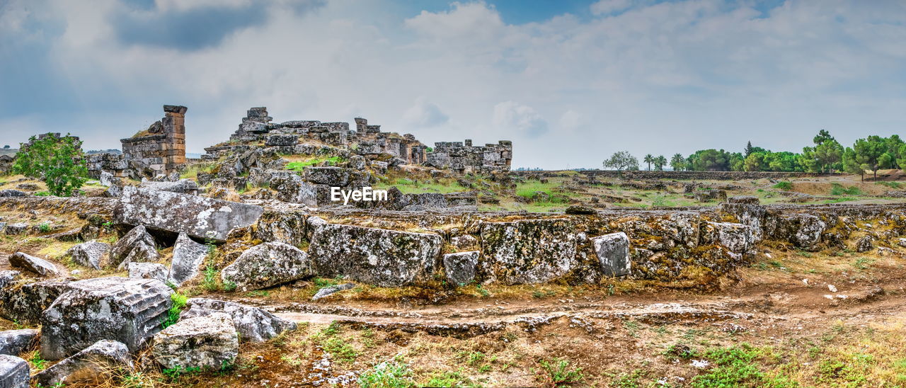 OLD RUINS OF BUILDING