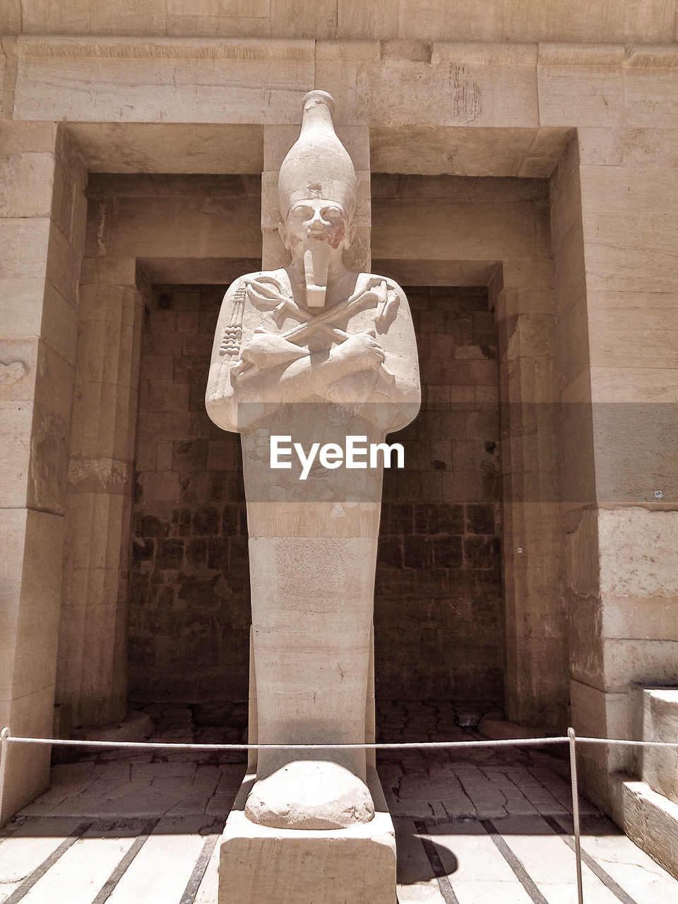 Mortuari temple of hatshepsut in deir el-bahari egypt 