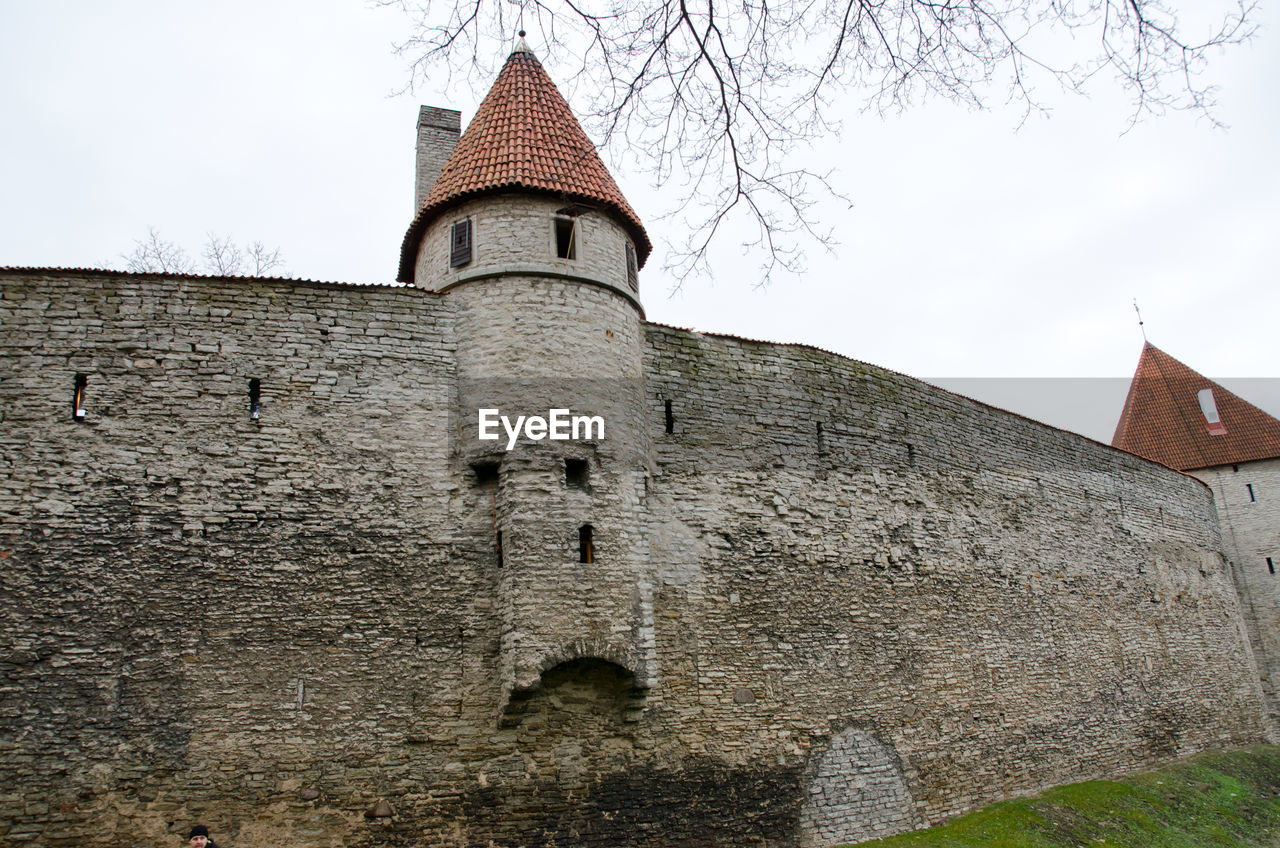 LOW ANGLE VIEW OF TOWER AGAINST SKY