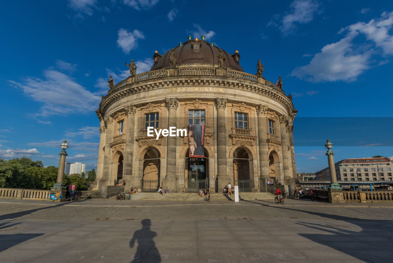 FACADE OF HISTORICAL BUILDING AGAINST SKY