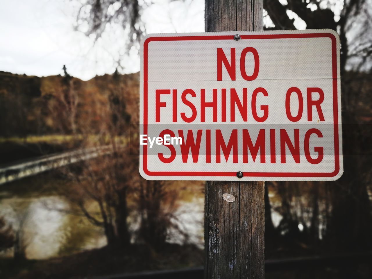 No fishing or swimming sign