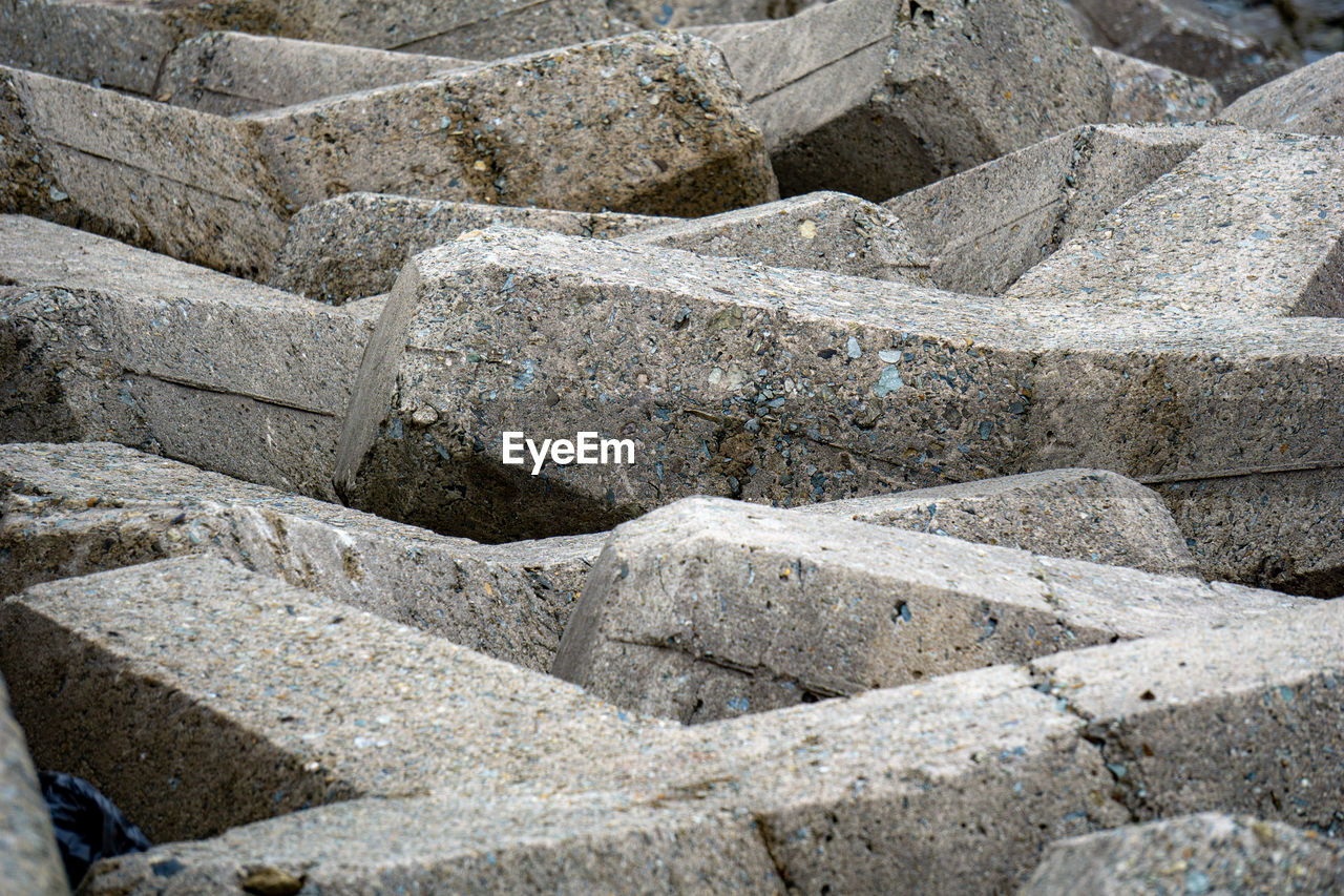 CLOSE-UP OF STONE WALL