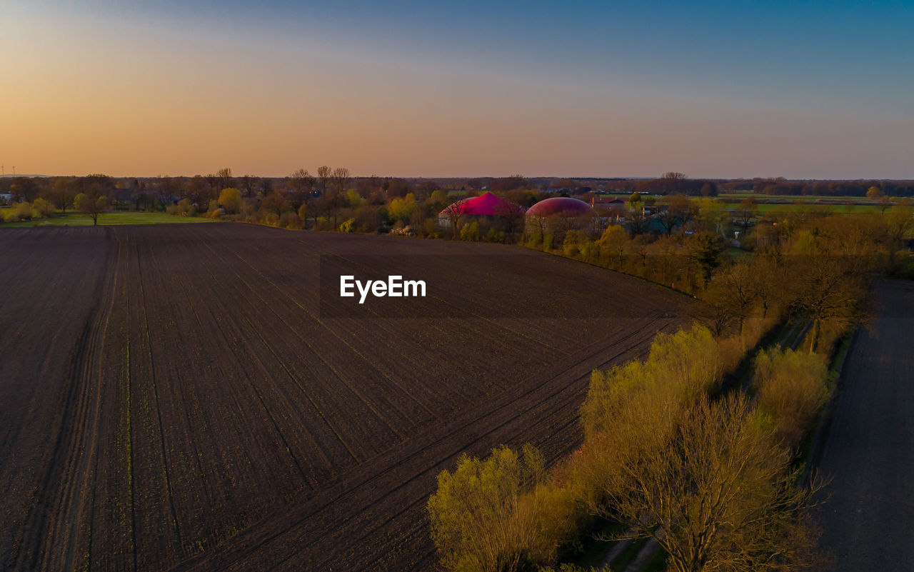 Biogas plant for generating electricity and generating energy during a drone flight