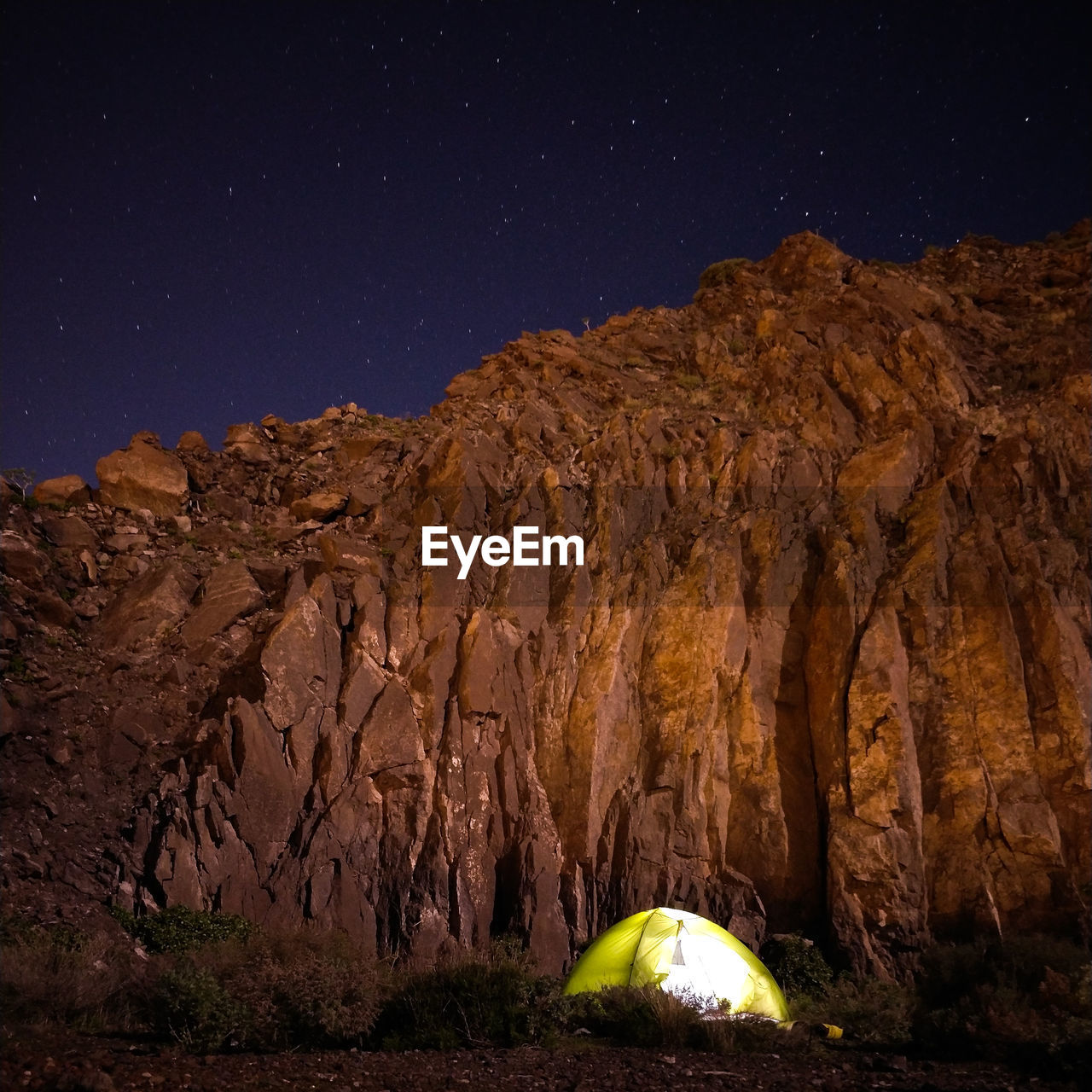 SCENIC VIEW OF ROCK FORMATION AGAINST SKY