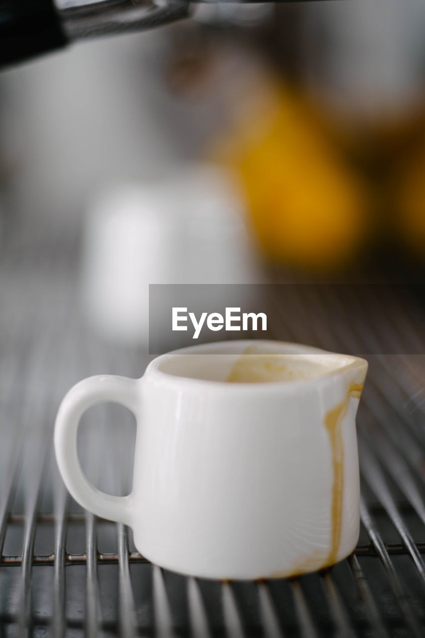 CLOSE-UP OF COFFEE IN CUP