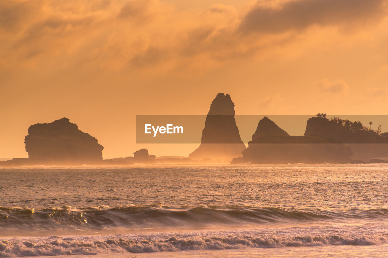 Scenic view of sea against sky