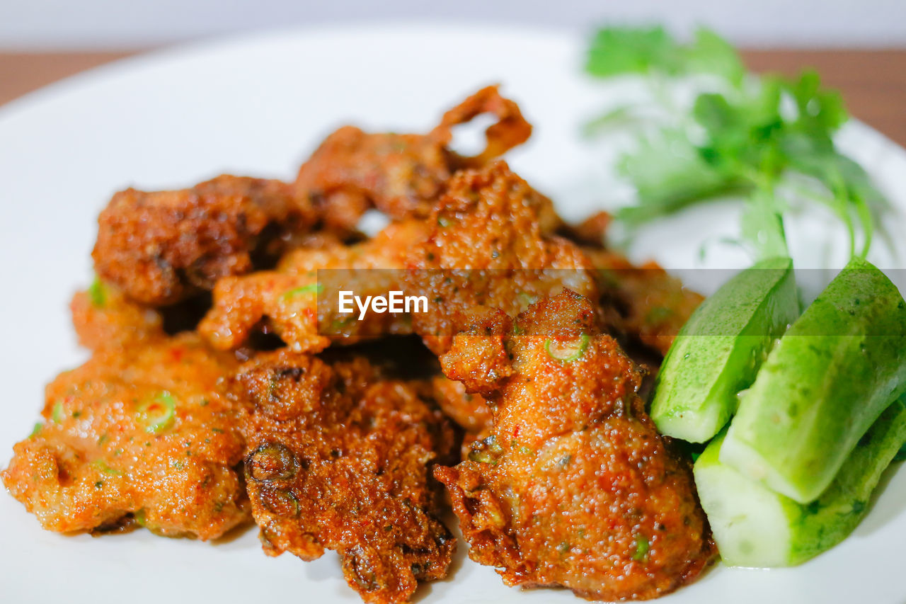 HIGH ANGLE VIEW OF MEAL SERVED ON TABLE