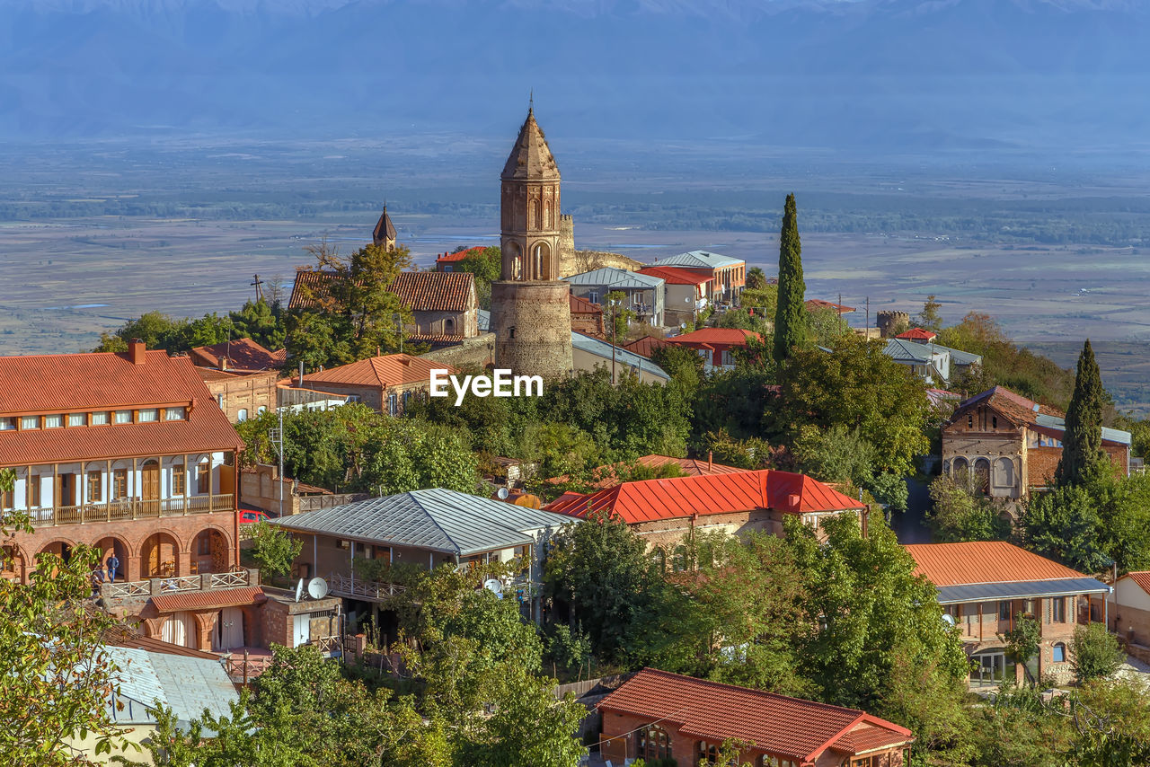 VIEW OF BUILDINGS IN CITY