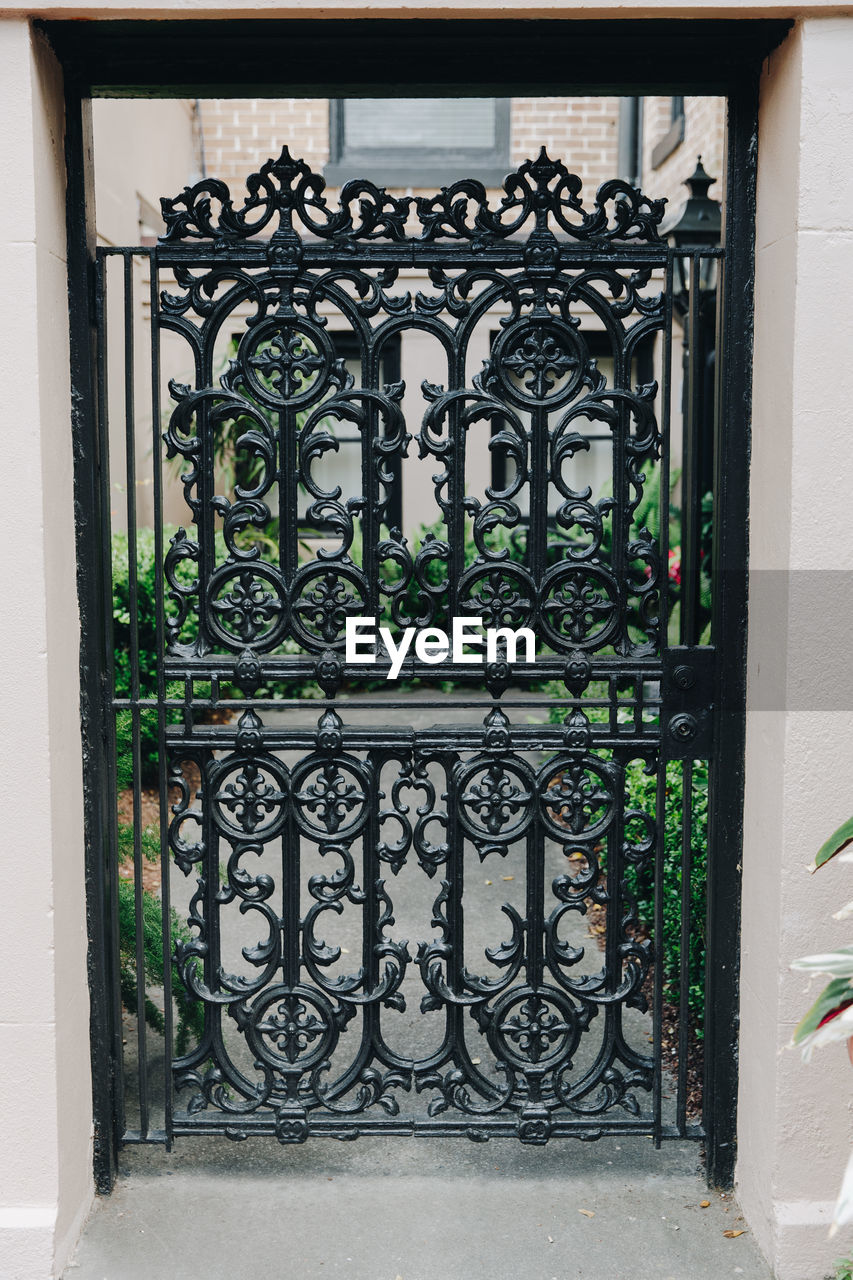 CLOSED METAL GATE OF HOUSE