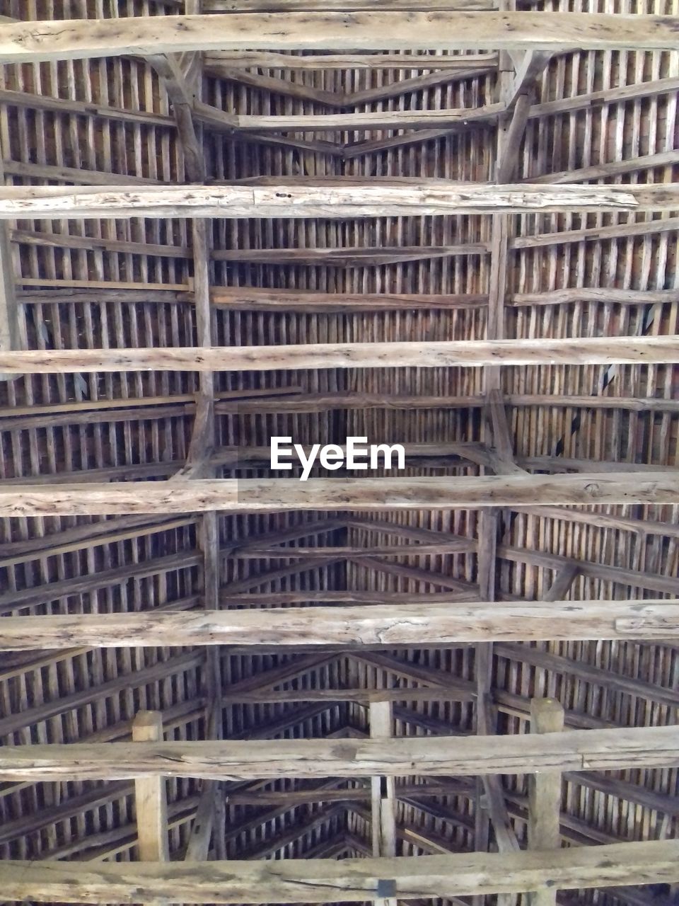 FULL FRAME SHOT OF PATTERNED METAL IN CAGE