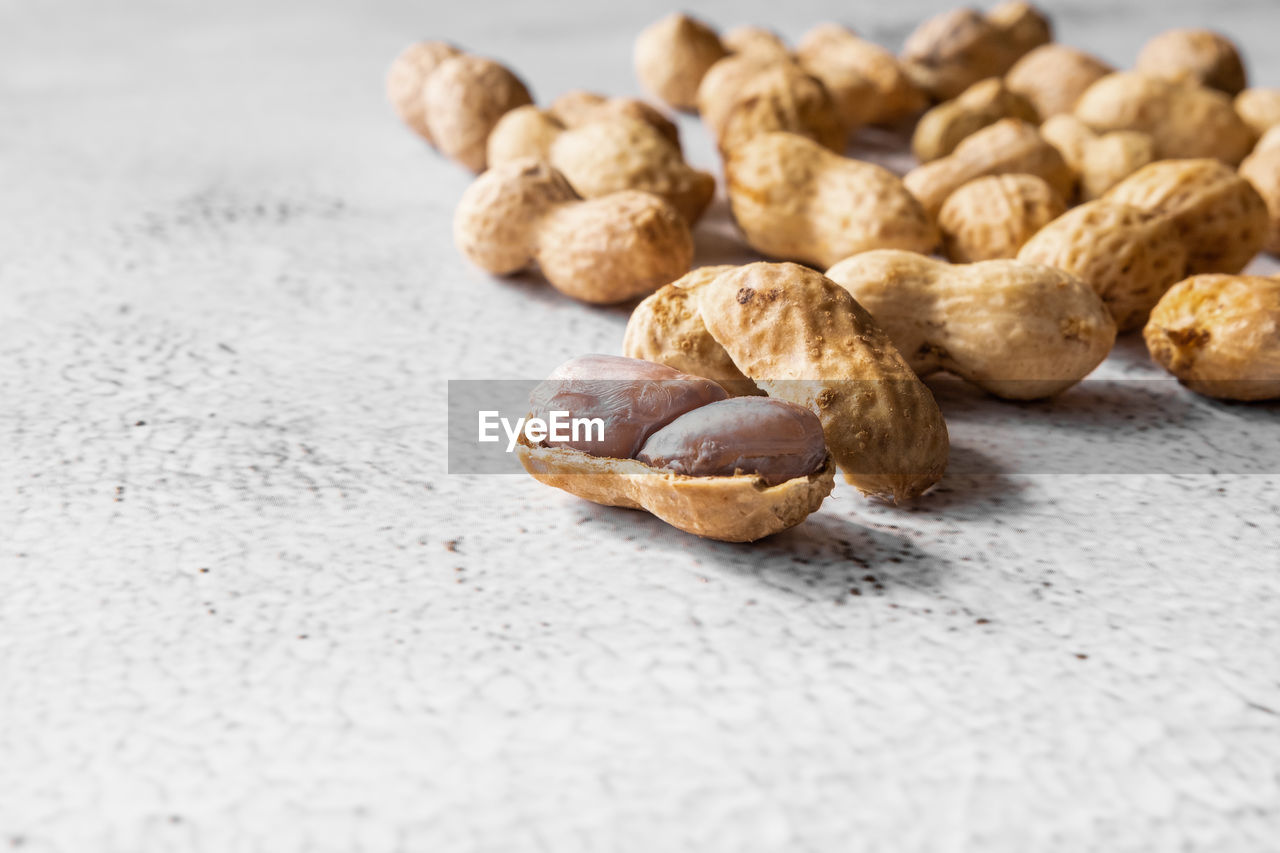 CLOSE-UP OF ROASTED ON TABLE